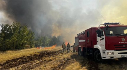 400 человек борются с огнем на западе страны