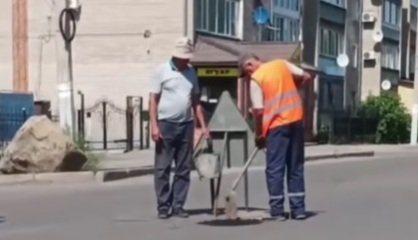 "Топ-топовый" ремонт дорог в Петропавловске насмешил казахстанцев