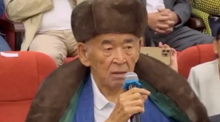 "Не шара, бұйырғаны осындай болды". Айтысқа келген Жүрсін Ерман көзіне жас алды