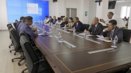 Мажилисмены встретились с трудовыми коллективами в Атырау