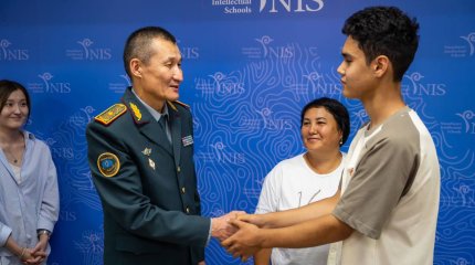 Петропавловского школьника наградили за спасение утопающего