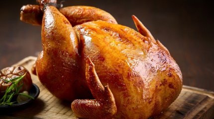 Шестеро павлодарцев отравились курицей и салатом из магазина