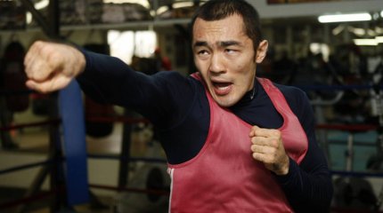 Боксёр Бейбут Шуменов оказался в центре скандала из-за драки в столичном ТРЦ