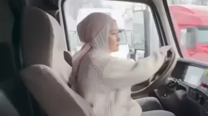 26 жастағы қазақстандық ару Америкада 45 тонналық жүк көлігін жүргізген