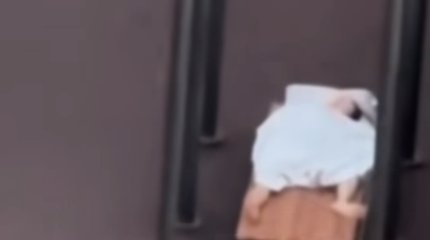 Испытание жарой: астанчане ночуют на улице