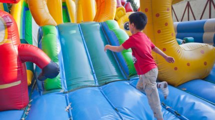 Батут загорелся в ТРЦ Астаны