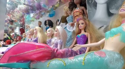«Для кукол я - хирург»: необычную коллекцию «Барби» собрала жительница Петропавловска