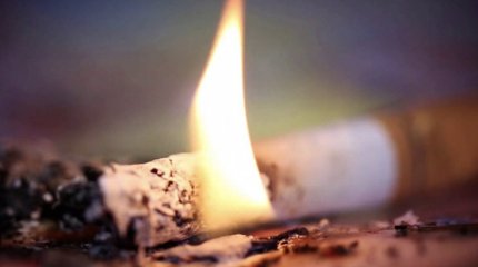 Сигарета в постели чуть не стала причиной трагедии в Костанайской области