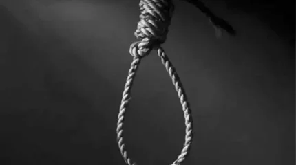 Алматыда жас келіншек үш баласының көз алдында асылып қалды