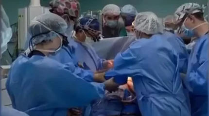 Алматыда 23 жастағы жігітке 53 жастағы донордың жүрегі салынды