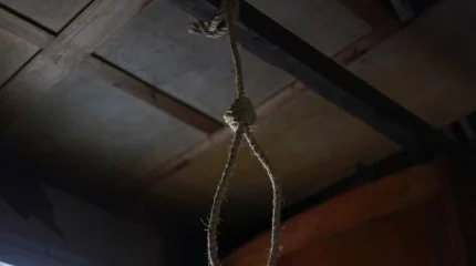 Көкшетауда бойжеткен мектеп ауласында асылып қалды