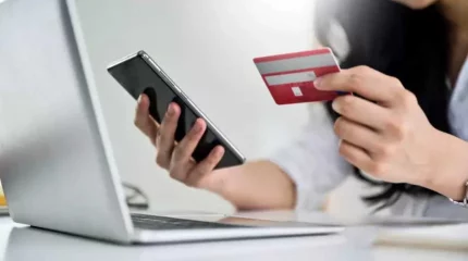 Шымкентте келіні қайын атасының атына екі несие рәсімдеп, ақшаны өзі иемденіп алған