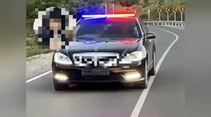 Шымкентец самовольно установил на авто красно-синие проблесковые маячки