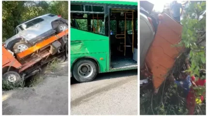Алматы маңында жеңіл көлік тиеген эвакуатор автобус пен жедел жәрдем көлігін соғып, кейін аударылған