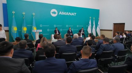 «AMANAT» партиясының хатшысы Эльдар Жұмағазиев «Қарызсыз қоғам» жобасы қатысушыларымен кездесті