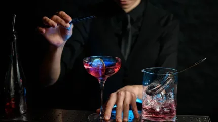 Бокал разбили о голову девушки-бармена в Актобе