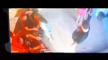 "Басымнан тепті". Атырауда бар күзетшілері қызды соққыға жыққан