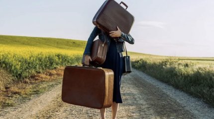 Близнецам сделают заманчивое предложение, у Львов поездки: что сулят звезды 27 июля