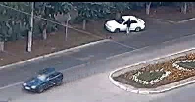«Заскочила» в аптеку и осталась без авто: дело об угоне расследуют в Усть-Каменогорске