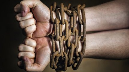 Қазақстандықтар құлдыққа қалай түсіп қалады - ІІМ жауабы