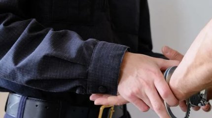 Полицейский фабриковал дела о хранении боеприпасов и запрещенных веществ