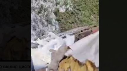 В СКО фермер вылил цистерну молока в степь из-за неудавшейся сделки