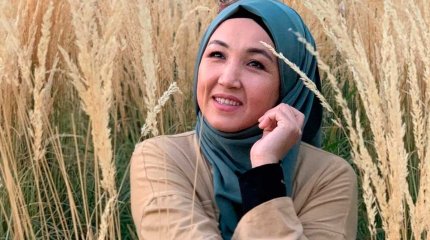 Индира Расылхан: "Тойда орамалмен билегенім ұят болады"