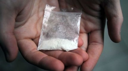 Водитель нюхал синтетику за рулём в Шымкенте (ВИДЕО)