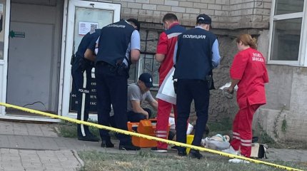 Двухлетний ребёнок разбился выпав из окна в Астане