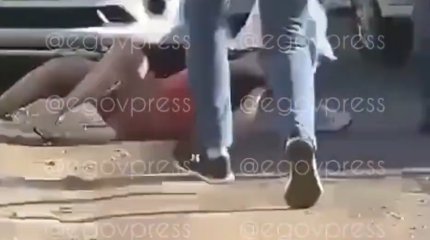 Иностранец избил бывшую сожительницу на улице в Алматы