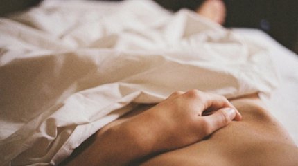 Загадочную смерть девушки на свидании расследуют в Караганде