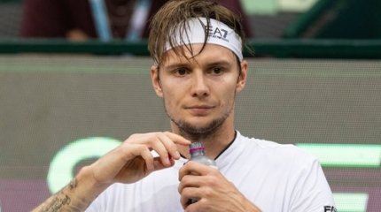 Бублик снялся с матча Уимблдона-2023