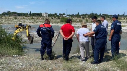 Нечистоты Талдыкоргана сливают в реку: санврачи и экологи работают на месте ЧП