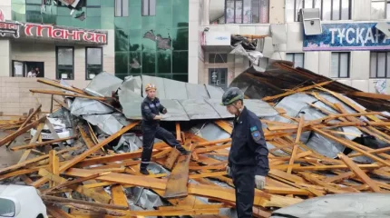 Павлодарда сауда үйінің шатыры қираған: зардап шеккен бір адамның жағдайы ауыр
