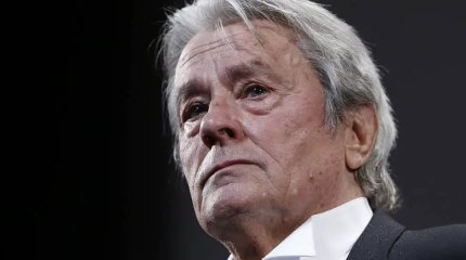 Дети Алена Делона обвиняют сиделку в насилии