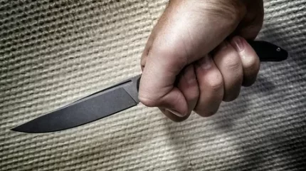 "Қызының көзінше қолдарын кесіп тастаған": Ашуға булыққан өзбекстандық көршісін пышақтап өлтірген