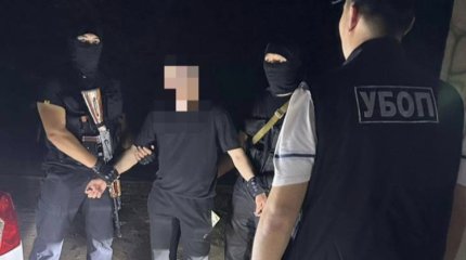 Друг скачал интимные фото со смартфона шымкентца и потребовал 100 тысяч долларов за их нераспространение