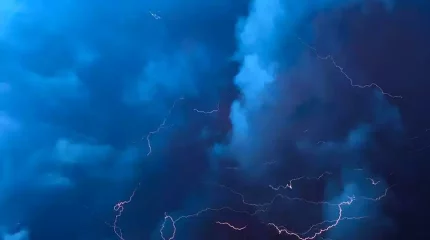 Найзағайдан жарақат алды