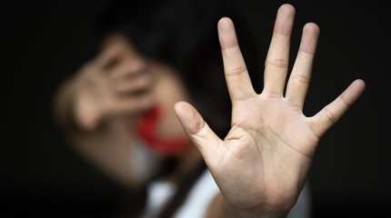 Сын-абьюзер держал в страхе собственную мать в Костанае