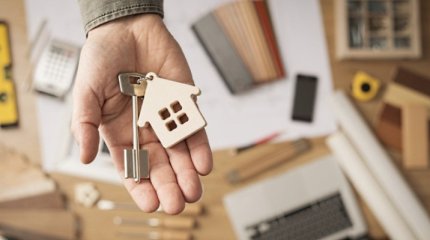 Директор компании по капремонту Алматы продавал квартиры родственникам по заниженной стоимости