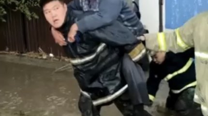 Жителей сёл в области Жетысу эвакуируют из-за обрушившейся непогоды