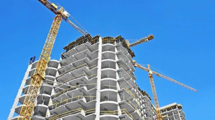 19-летний рабочий упал с 16 этажа в Астане.