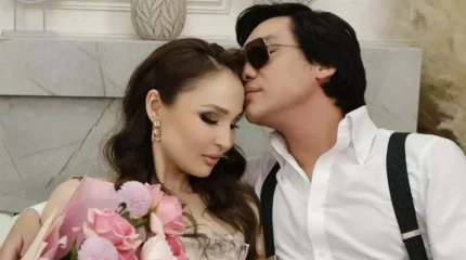 "Тыңдап отырып, ұялдым": ұзату тойда ән салған Қайрат Нұртастың әйелі сынға қалды