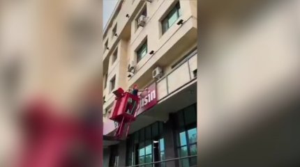 Предприниматели жалуются на варварский демонтаж вывесок из-за дизайн-кода в Астане