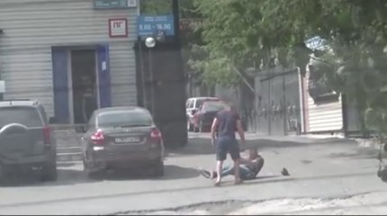 2 миллиона тенге вымогал мужчина у жителя Темиртау