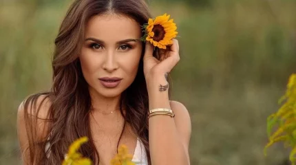 "Үш жасымда ата-анам ажырасып кетті": Әнші Луина балалық шағы туралы сыр шертті