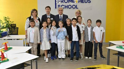 ҚР Президенті 5,2 млрд теңгеге салынған мектепке барды