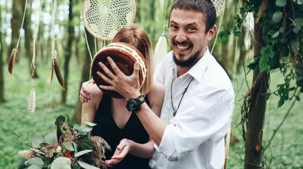 Қалыңдық күйеуі той кезінде бетіне торт жаққаны үшін ажырасып кетті