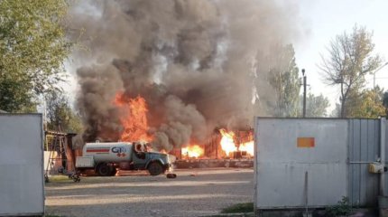 Из-за пожара на газозаправочной станции едва не взлетел на воздух алматинский поселок