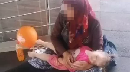 Өскеменде баламен қайыр тілеп отырған әйел жауапқа тартылды